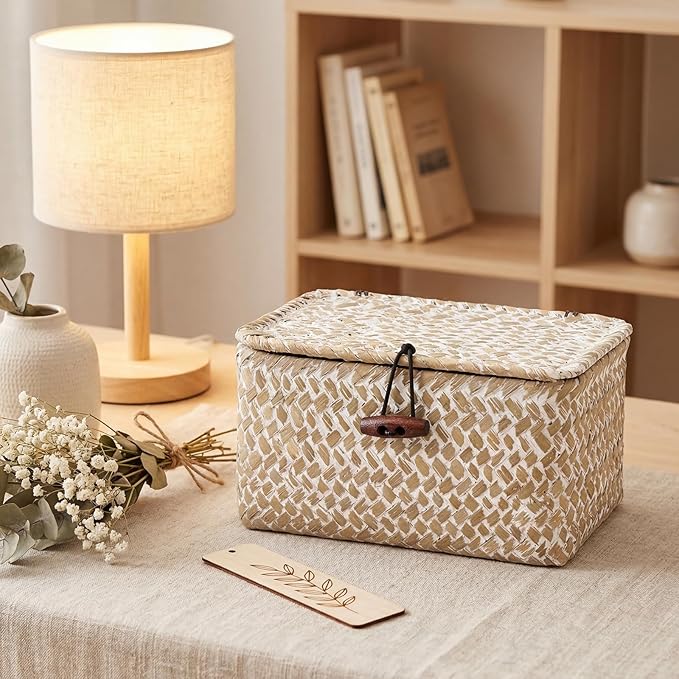 Hipiwe Wicker Shelf Basket Mini Seagrass Basket with Lid Key Holder Box for Entry Tabletop Desk Organizer Home Decor, Whitewash 6.1" x 4" x 3.3"
