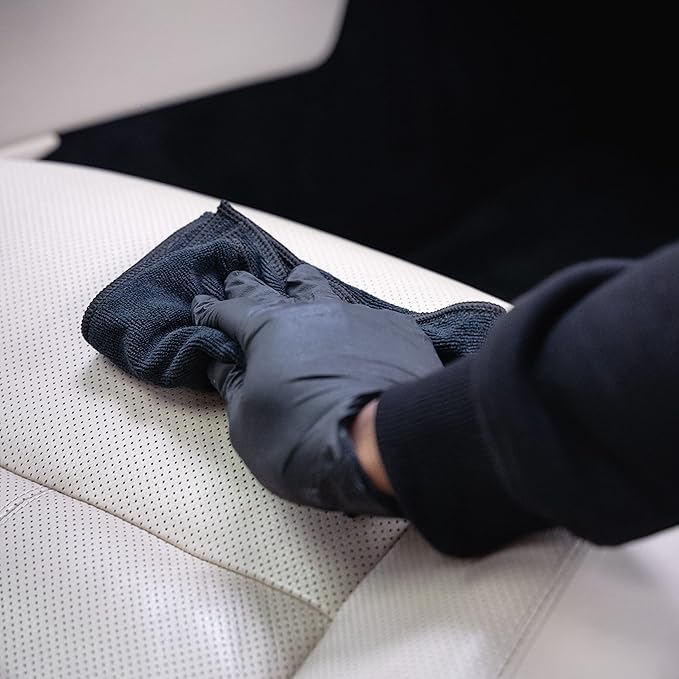 Geist. Leather Conditioner | for Leather that is no Longer new (3 yrs+) | Keeps Non-Absorbent Leather Soft and Supple | Prevents Fading, Shrinkage and Dryness | 500 ml / 16.75 fl.oz