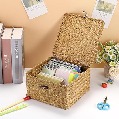 Hipiwe Wicker Shelf Basket Bin with Lid Square Handwoven Seagrass Box Decorative Household Storage Container Multipurpose Organize for Bookshelf Living Room Bathroom, Small Caramel