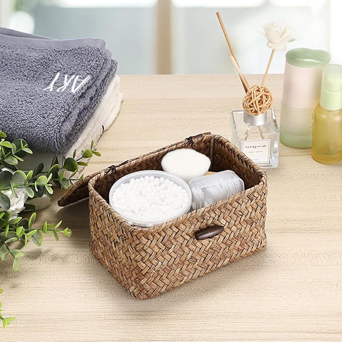 Hipiwe Seagrass Basket Key Holder Box for Entryway Tabletop Desk Organizer with Lid Handwoven Wicker Storage Bin for Hair Ties Candy, 6.1"L x 4.0"W x 3.3"H