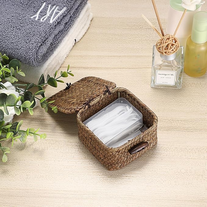 Hipiwe Mini Seagrass Basket Wicker Shelf Baskets with Lid Small Decorative Box Natural Storage Basket for Organizing Key Candy, Home Decor, 3.5"L x 3.5"W x 2"H
