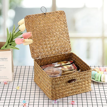 Hipiwe Wicker Shelf Basket Bin with Lid Square Handwoven Seagrass Box Decorative Household Storage Container Multipurpose Organize for Bookshelf Living Room Bathroom, Small Caramel