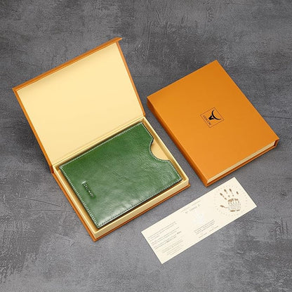 HISCOW Minimalist Passport Sleeve - Italian Calfskin (Green Vegetable-Tanned Leather)