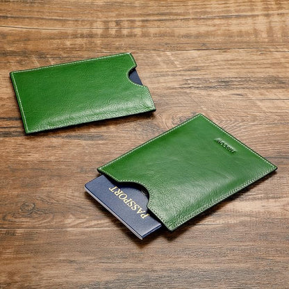 HISCOW Minimalist Passport Sleeve - Italian Calfskin (Green Vegetable-Tanned Leather)