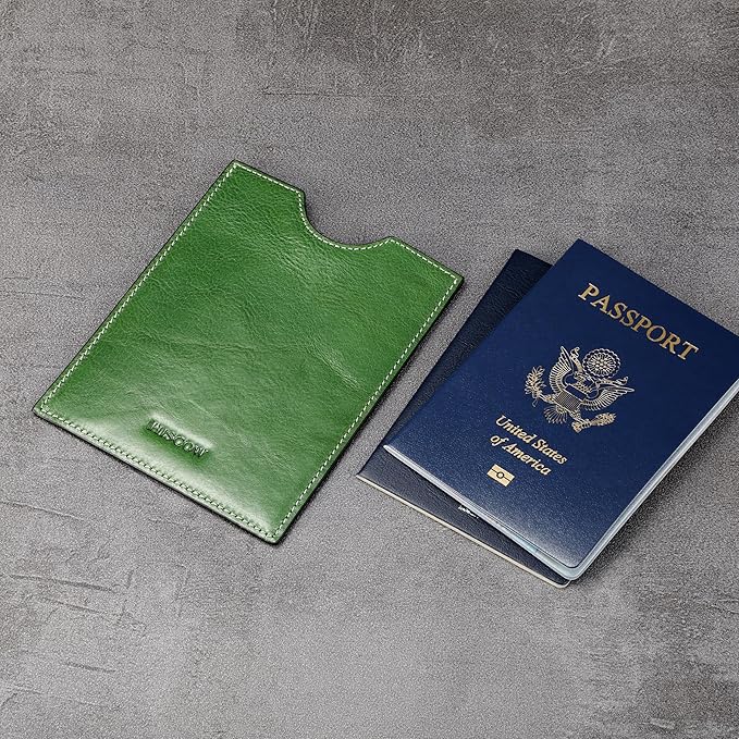 HISCOW Minimalist Passport Sleeve - Italian Calfskin (Green Vegetable-Tanned Leather)