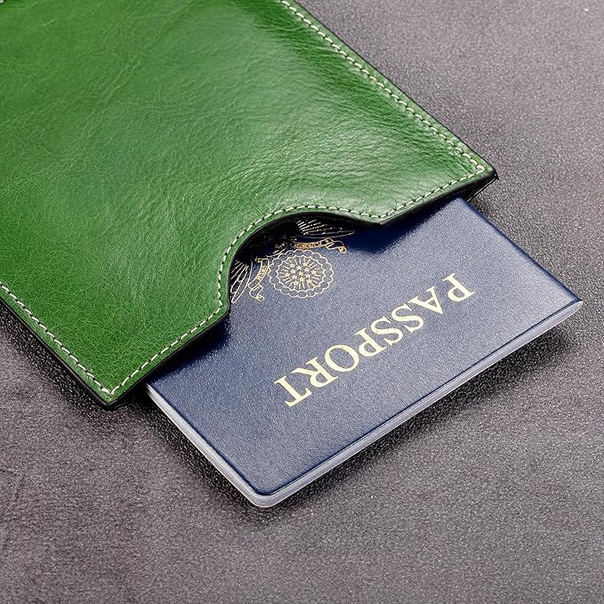 HISCOW Minimalist Passport Sleeve - Italian Calfskin (Green Vegetable-Tanned Leather)